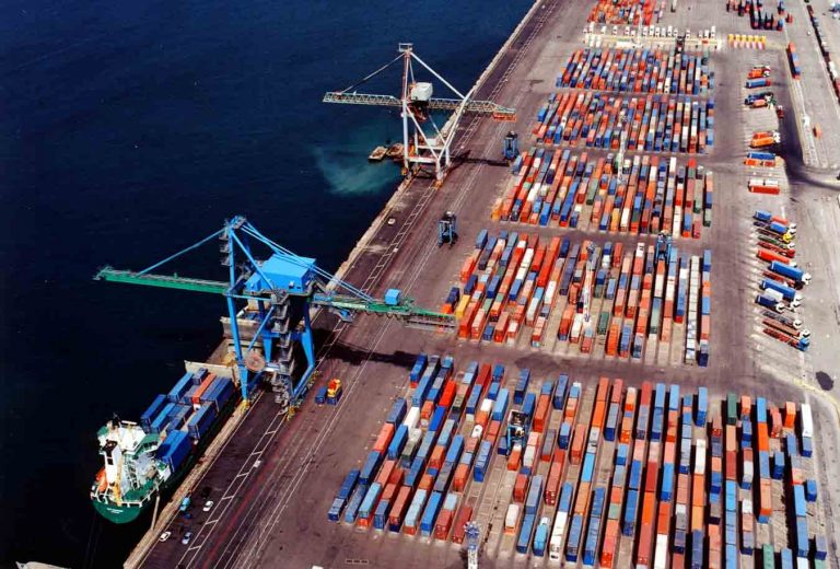 Fabrication de conteneurs maritimes