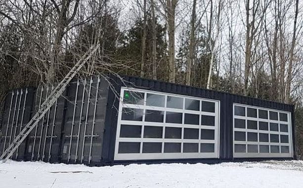 container maritime garage avec portes double vitrées